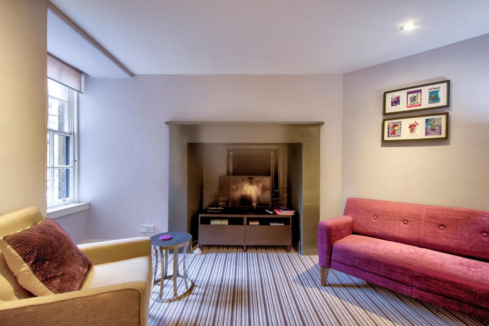 Guestready - Elegant Apt In Old Town 에든버러 외부 사진